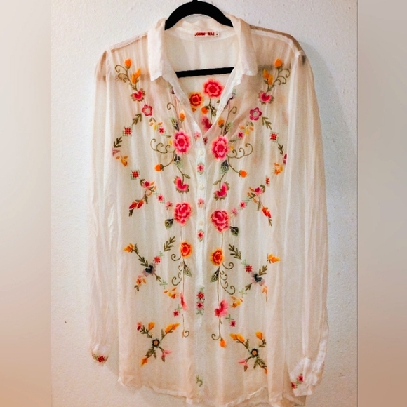 Johnny Was Tops - Johnny Was white l/s button down blouse w/ symmetrical Rose Garden embroidery S